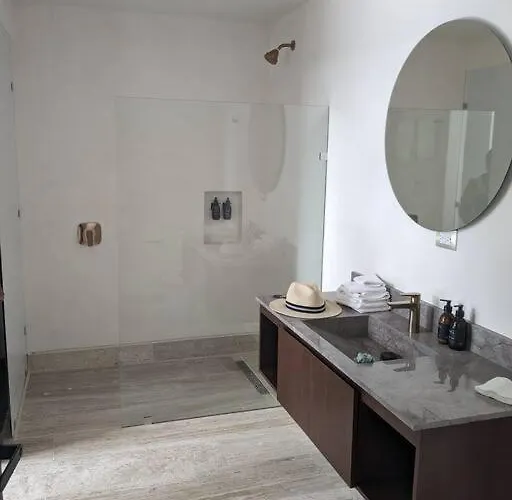 New Luxury Ph With Private Terrace & Plunge Pool *